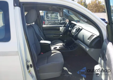 2013 Toyota Tacoma Base V6 z USA, uszkodzony, nr VIN 5TFUU4EN8DX070540